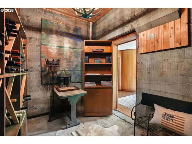 2643 Sw BUENA VISTA Dr, Portland, OR 97201