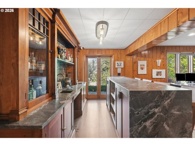 2643 Sw BUENA VISTA Dr, Portland, OR 97201