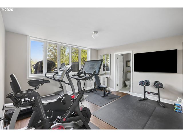 2643 Sw BUENA VISTA Dr, Portland, OR 97201