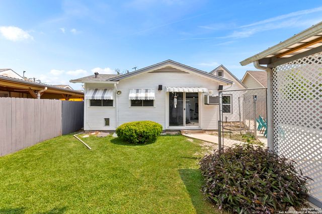 942 McIlvaine, San Antonio, TX 78201