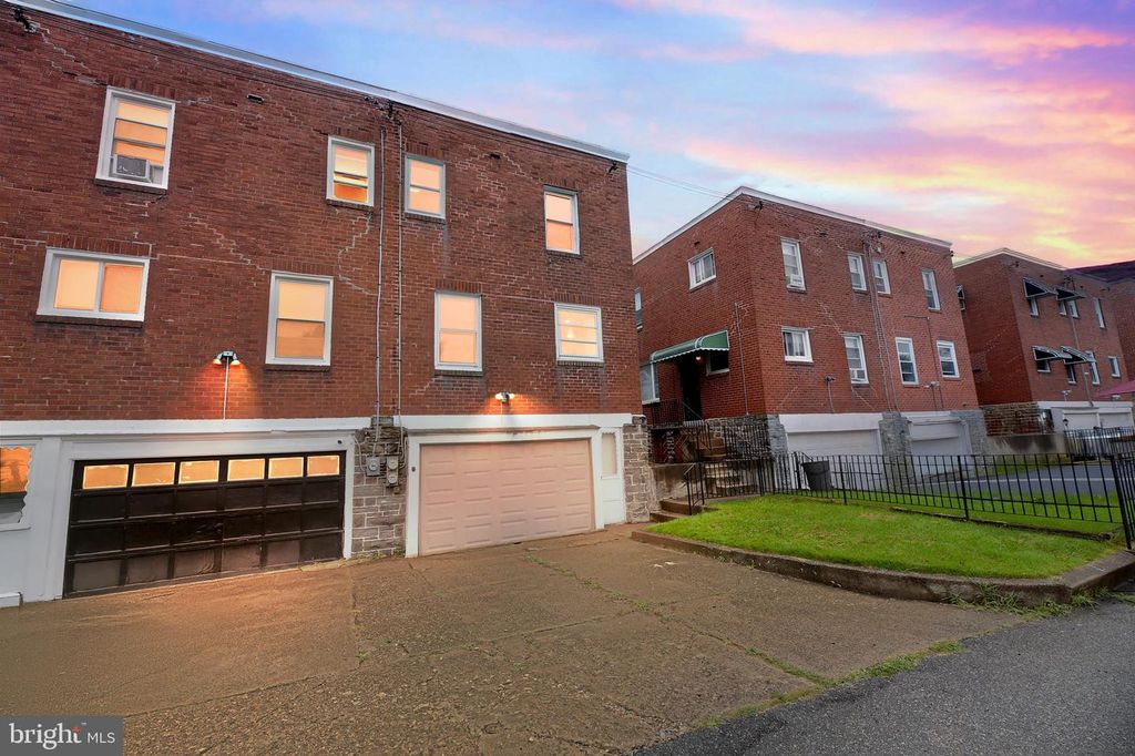 813 YEADON AVE, Lansdowne, PA 19050