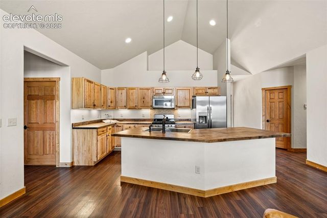 417 Beaver Creek Drive, Florissant, CO 80816