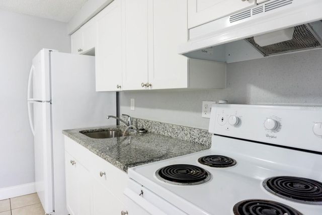 907 34TH AVENUE W B, Bradenton, FL 34205