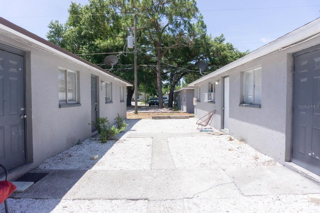 907 34TH AVENUE W B, Bradenton, FL 34205