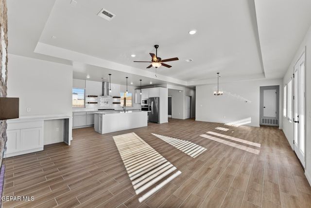 233 RANCHO VIEJO Drive, El Paso, TX 79927