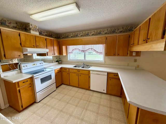 5352 Rocky Creek Road, Marianna, FL 32448