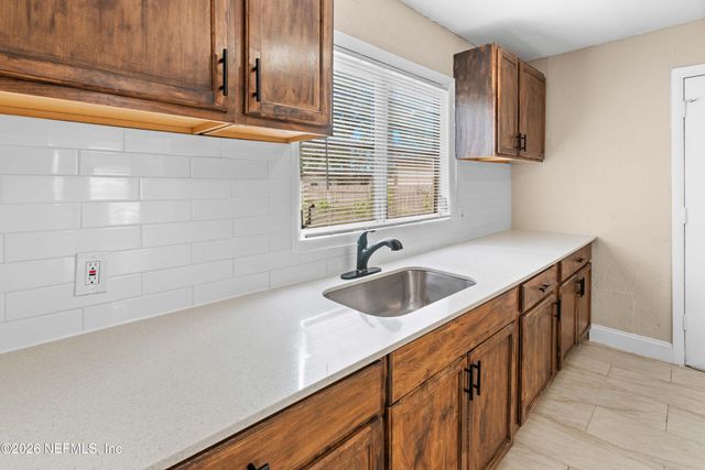 2075 W 13TH Street, Jacksonville, FL 32209
