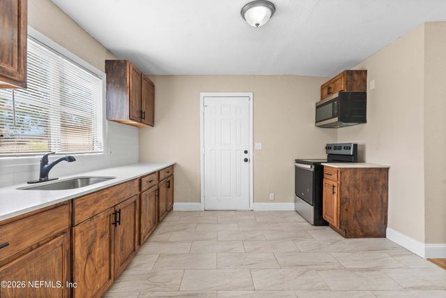 2075 W 13TH Street, Jacksonville, FL 32209