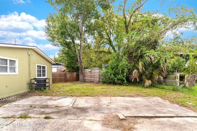 2075 W 13TH Street, Jacksonville, FL 32209