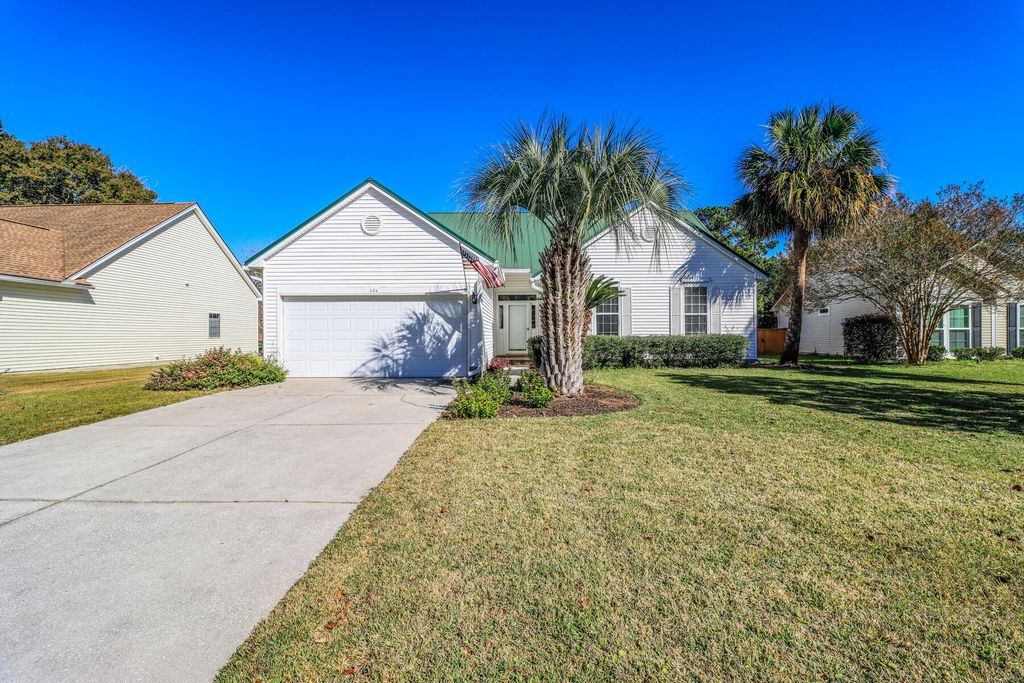 Image 1 of property listing at 434 S Piazza Court, Mount Pleasant, SC 29464