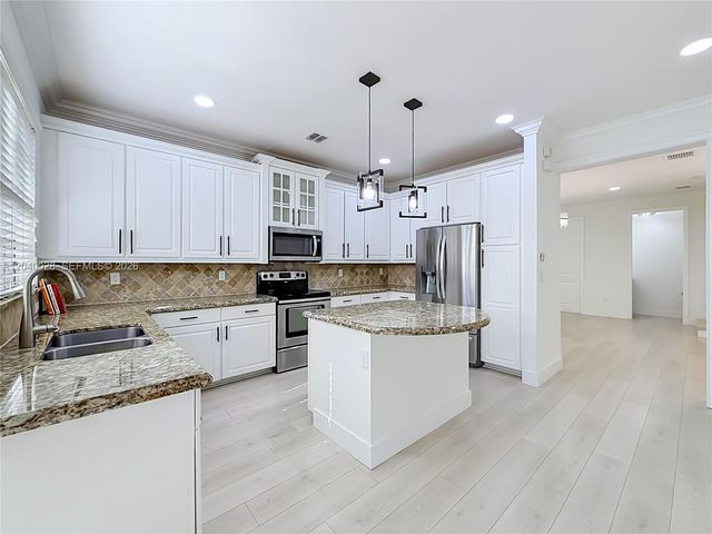7266 NW 108th Way, Parkland, FL 33076