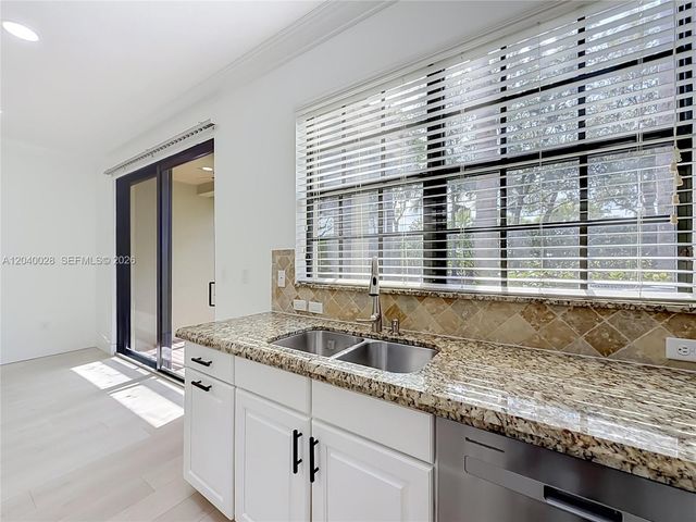 7266 NW 108th Way, Parkland, FL 33076