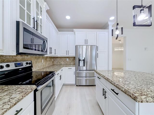 7266 NW 108th Way, Parkland, FL 33076