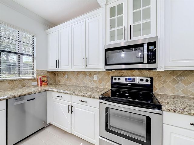 7266 NW 108th Way, Parkland, FL 33076