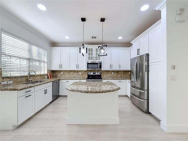 7266 NW 108th Way, Parkland, FL 33076
