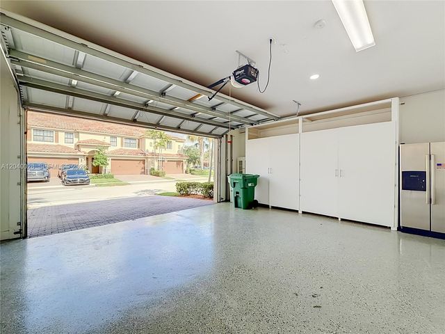 7266 NW 108th Way, Parkland, FL 33076