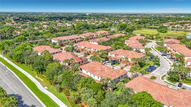 7266 NW 108th Way, Parkland, FL 33076