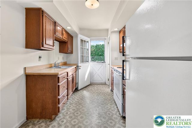 168 Springhouse Road, Allentown City, PA 18104