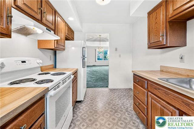 168 Springhouse Road, Allentown City, PA 18104