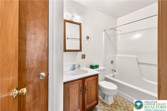 168 Springhouse Road, Allentown City, PA 18104