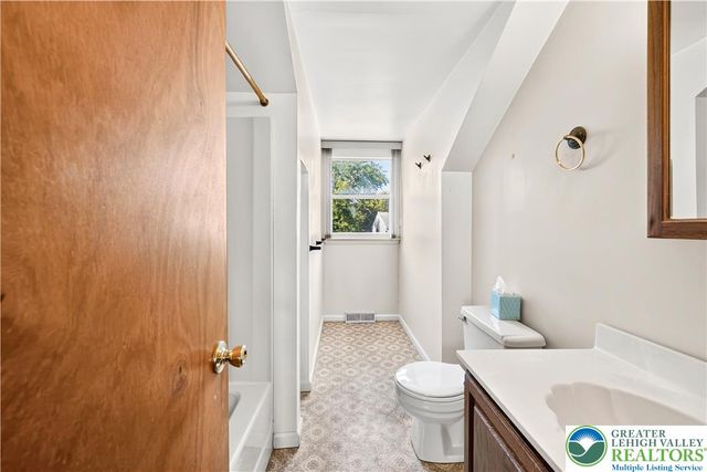 168 Springhouse Road, Allentown City, PA 18104
