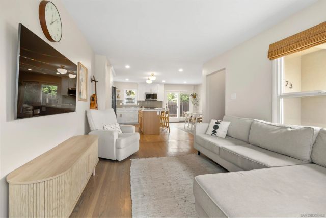 823 La Salina Pl, Oceanside, CA 92054