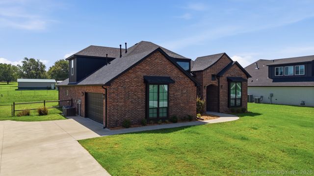 817 N 24th Street, Collinsville, OK 74021