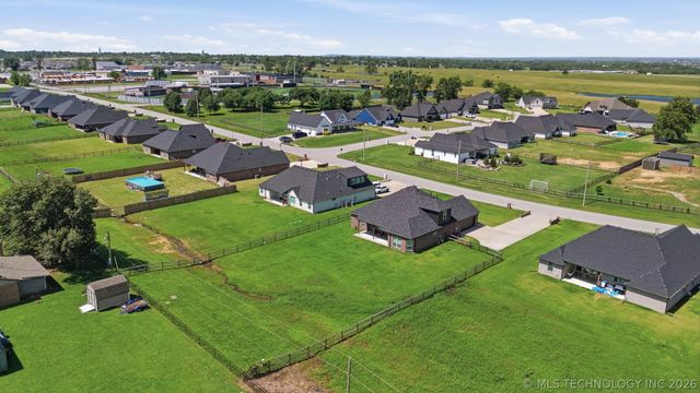 817 N 24th Street, Collinsville, OK 74021