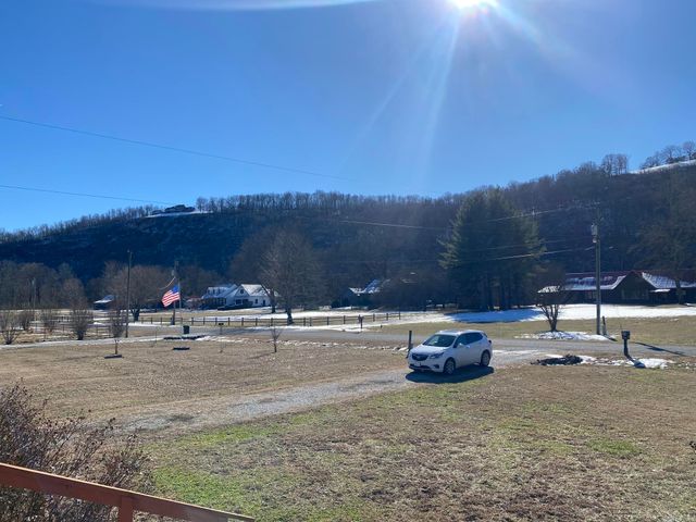 465 S Riverview Lane, Mountain View, AR 72560