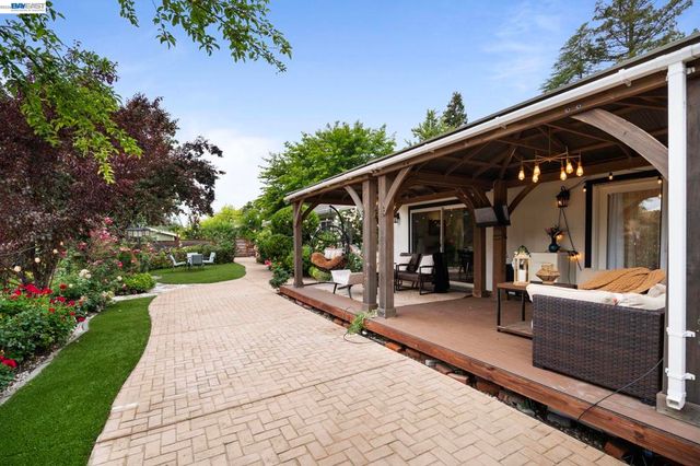 656 La Vista Rd, Walnut Creek, CA 94598