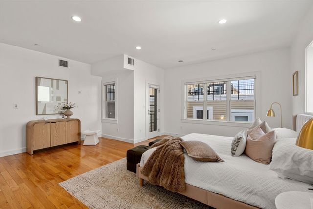 345 W Broadway 9, Boston, MA 02127