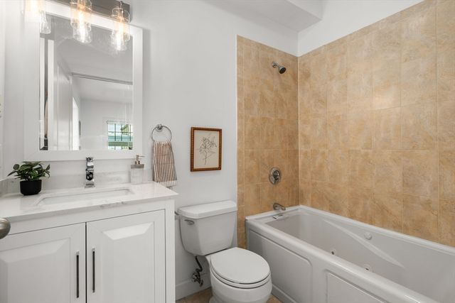 345 W Broadway 9, Boston, MA 02127