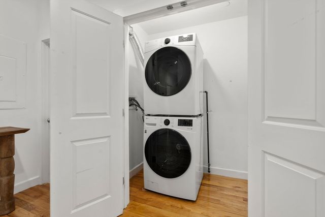 345 W Broadway 9, Boston, MA 02127