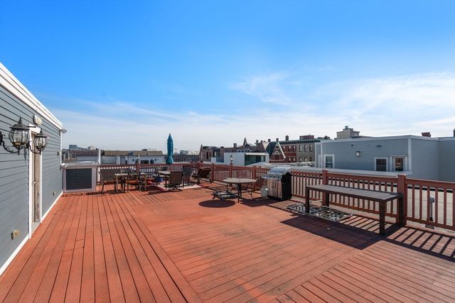 345 W Broadway 9, Boston, MA 02127