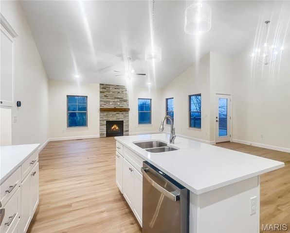 2749 Bristol Way, Glen Carbon, IL 62034