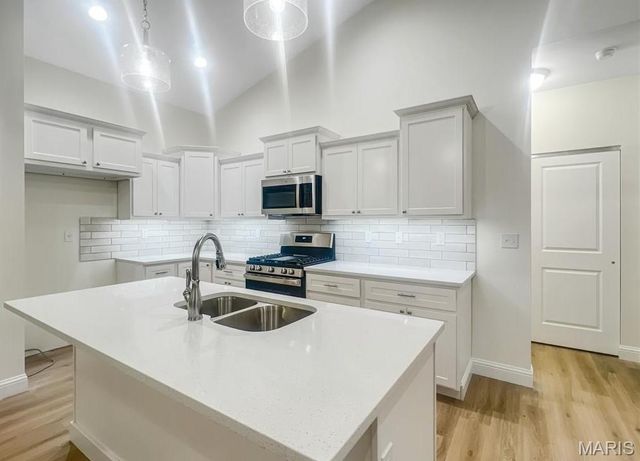 2749 Bristol Way, Glen Carbon, IL 62034