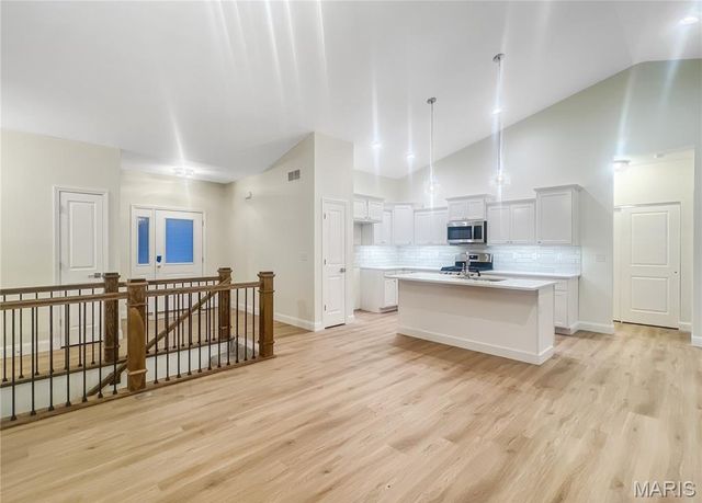 2749 Bristol Way, Glen Carbon, IL 62034