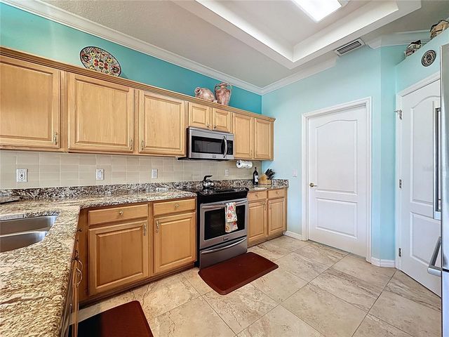 2318 FENTON AVENUE, Clermont, FL 34711