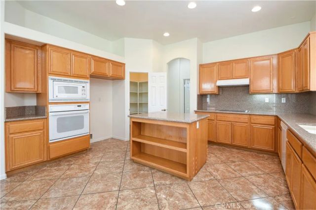 1867 Cashew Tree, Hemet, CA 92545