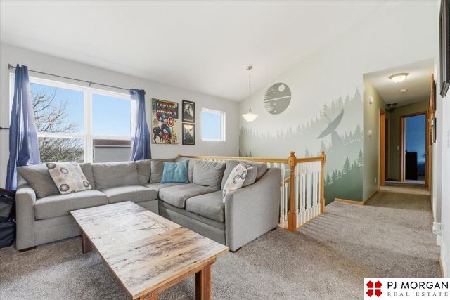 5327 S 194th Street, Omaha, NE 68135