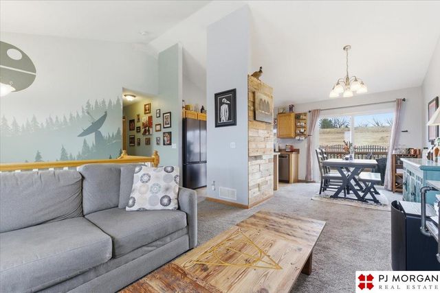 5327 S 194th Street, Omaha, NE 68135