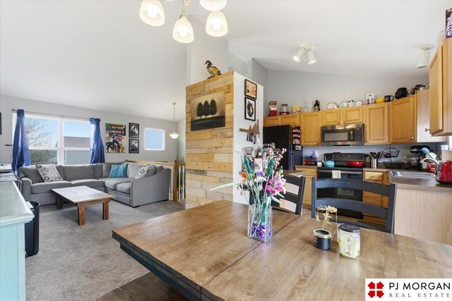 5327 S 194th Street, Omaha, NE 68135