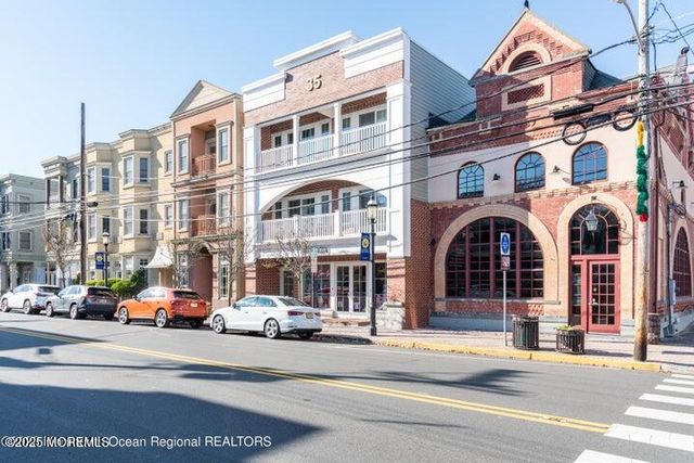 25 King James Lane, Atlantic Highlands, NJ 07716