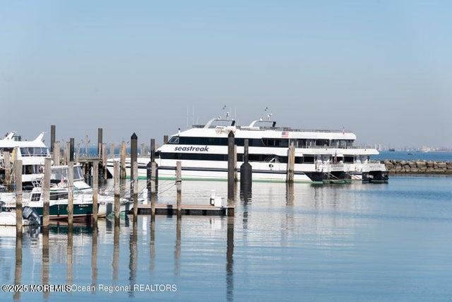 25 King James Lane, Atlantic Highlands, NJ 07716