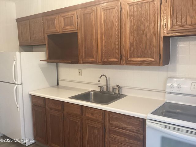 25 King James Lane, Atlantic Highlands, NJ 07716