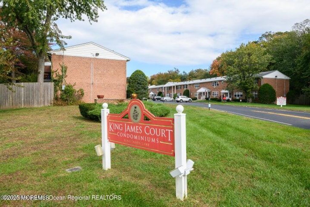 25 King James Lane, Atlantic Highlands, NJ 07716