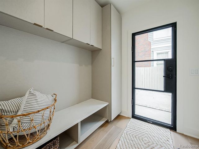 1323 Washington Boulevard, Birmingham, MI 48009