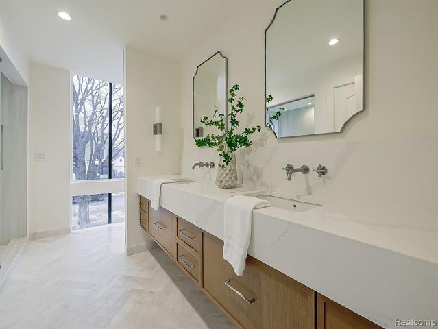 1323 Washington Boulevard, Birmingham, MI 48009