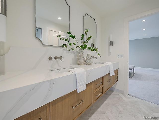 1323 Washington Boulevard, Birmingham, MI 48009