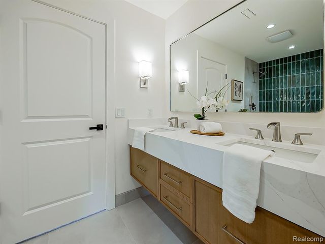 1323 Washington Boulevard, Birmingham, MI 48009